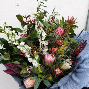 Bouquet Flowers Delivery Abbotsford In Full Bloom the preferred florist choice for the East Melbourne elite, shop online today.